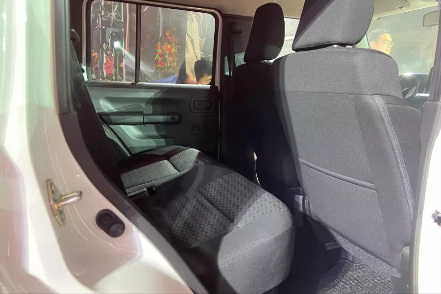A look inside the Jimny 5-Door GL's rear cabin. A look inside the Jimny 5-Door GL's rear cabin.
