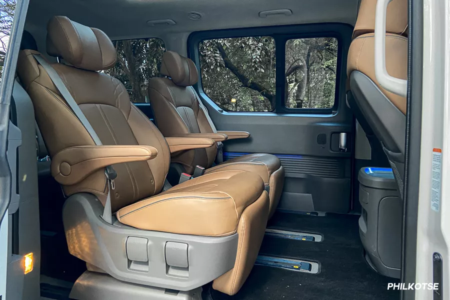 A picture of the Staria Premium+'s captain seats