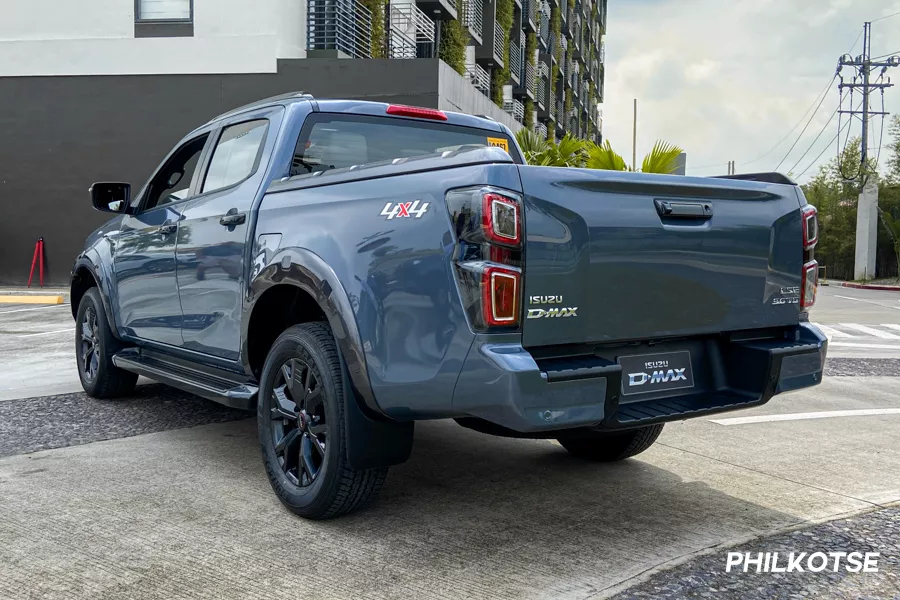 Isuzu D-Max rear view
