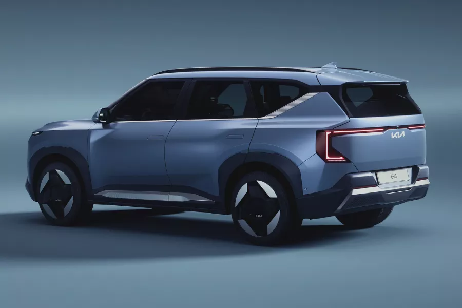 A picture of the rear of the EV5