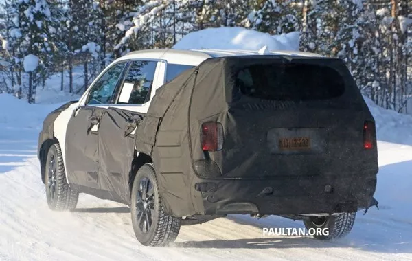 Hyundai Palisade 2018 spied shot angular rear