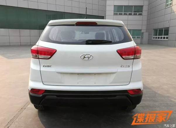 The new engine will churn out 128 hp and a peak torque of 211 Nm Rear view of the 2018 Hyundai Creta