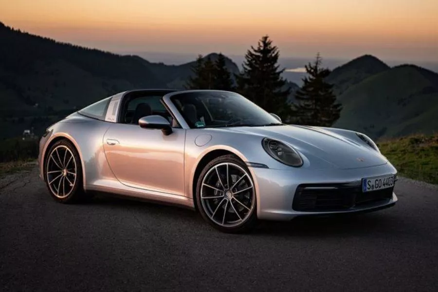 A picture of the Porsche 911 Targa on a mountain road.