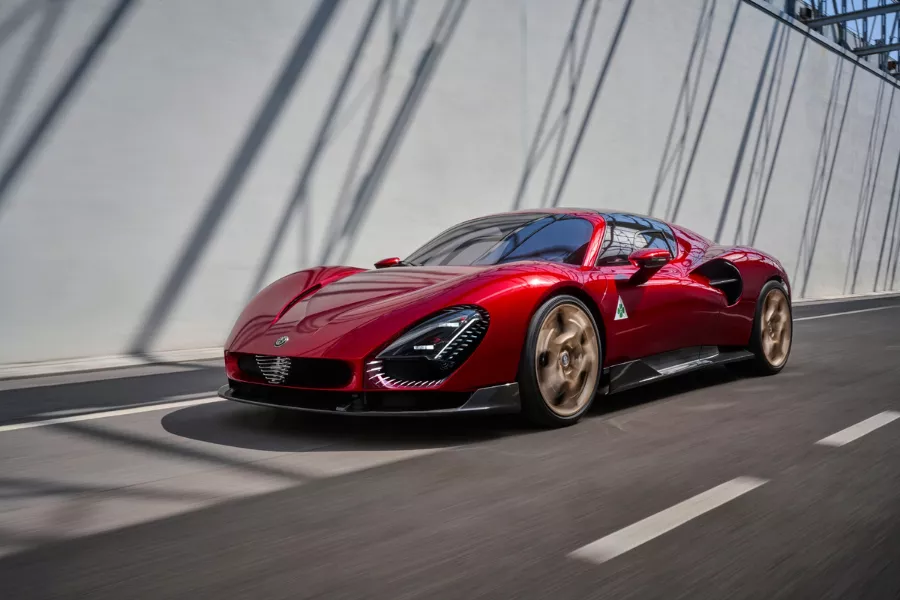 Alfa Romeo 33 Stradale front view