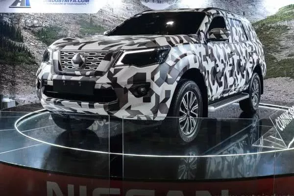 Angular front of the all-new Nissan SUV at 2018 trans sport show