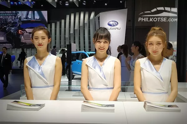 Shanghai Auto Show 2019 - Subaru car show girls 