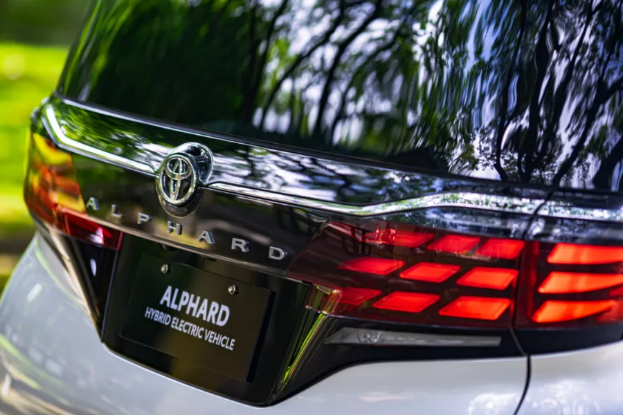 A closer look at the Alphard's rear 