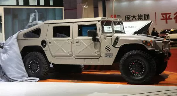 Humvee's side view