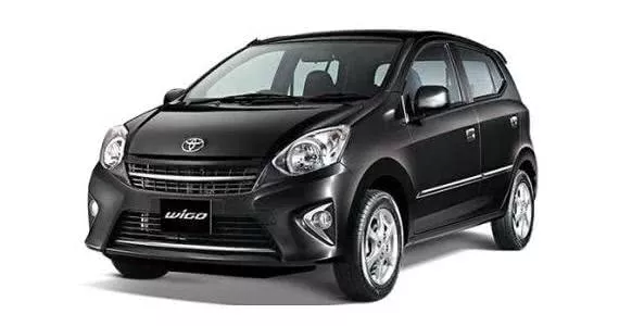 The 2017 Wigo has a new 1.0-liter three-cylinder engine under the hood Black Toyota Wigo angular front