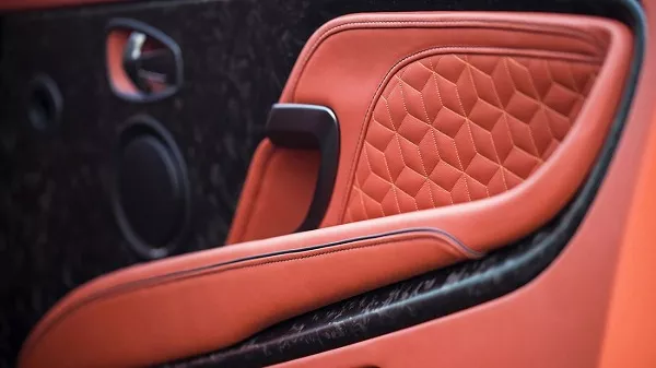 Aston Martin DBS Superleggera 2019_interior