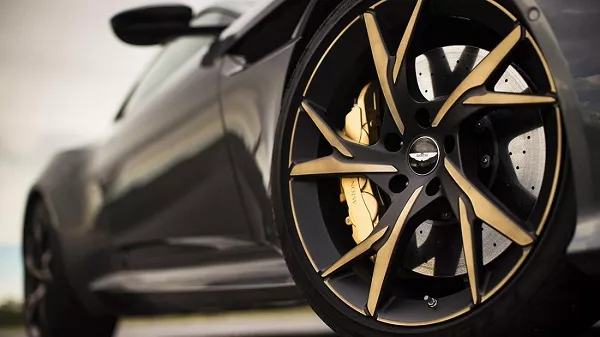 Aston Martin DBS Superleggera 2019_wheels