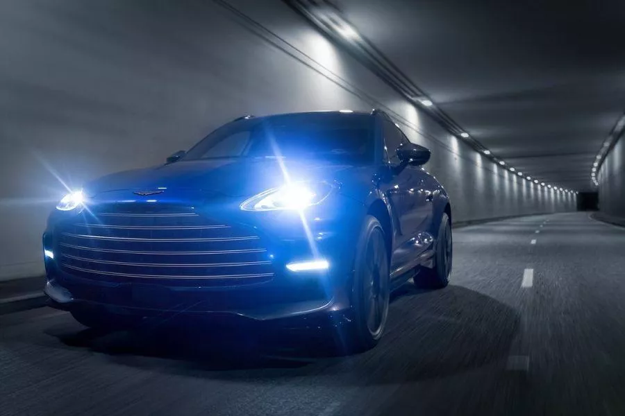 Boasting Aston Martin's engineering marvel Aston Martin DBX707 front view