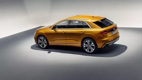 Audi Q8 2019 side view