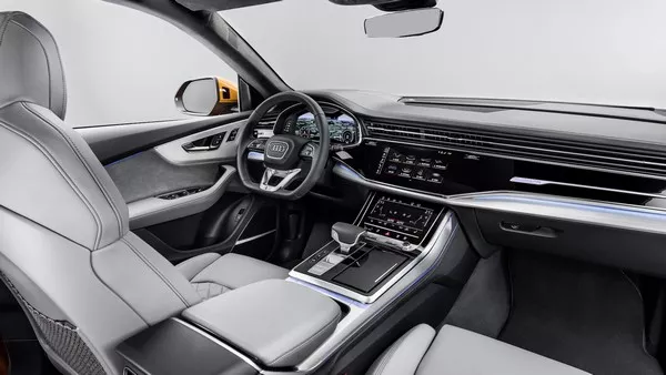 Audi Q8 2019 dashboard area