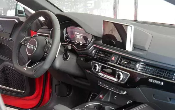 Audi RS5 2018 dashboard area