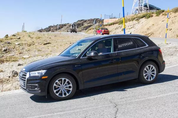 Side view of the Audi Q5 e-tron