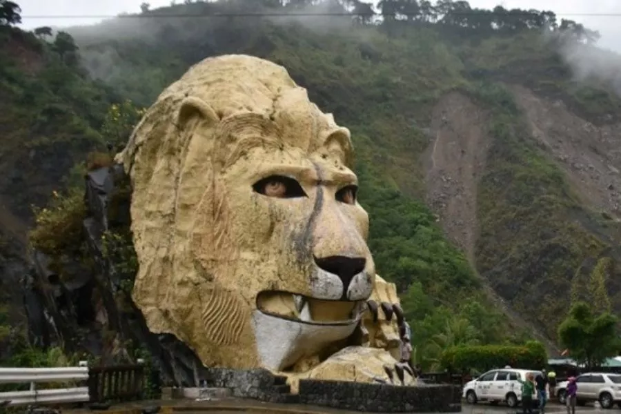 A picture of the famous Lion's Head on Kennon Road