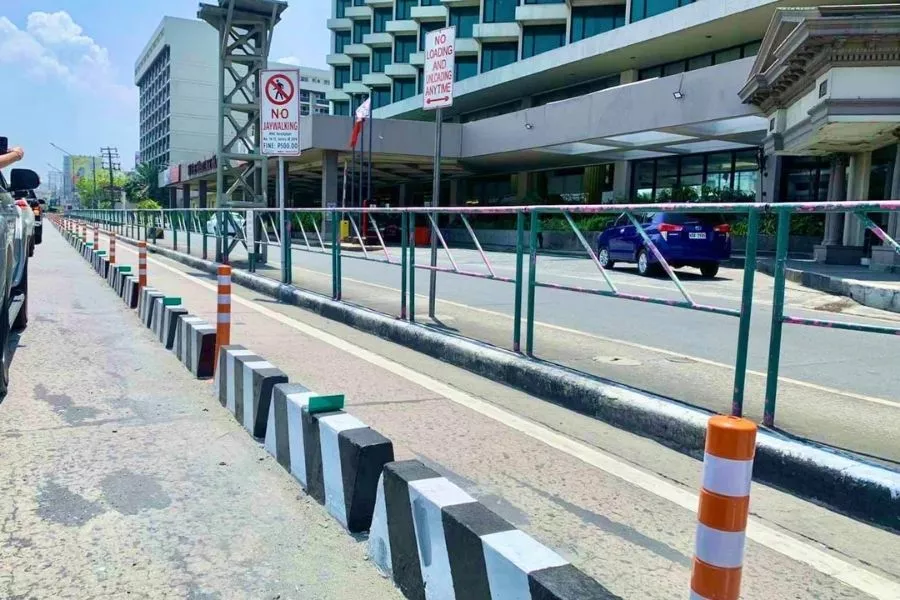 DOTr bike lane in EDSA