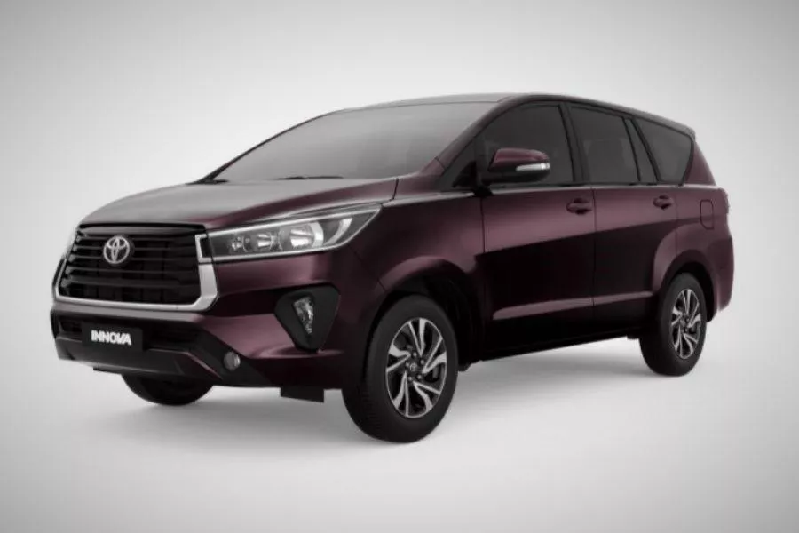Toyota Innova in Blackish Red Mica