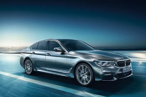 A 5 Series Sedan on a night drive