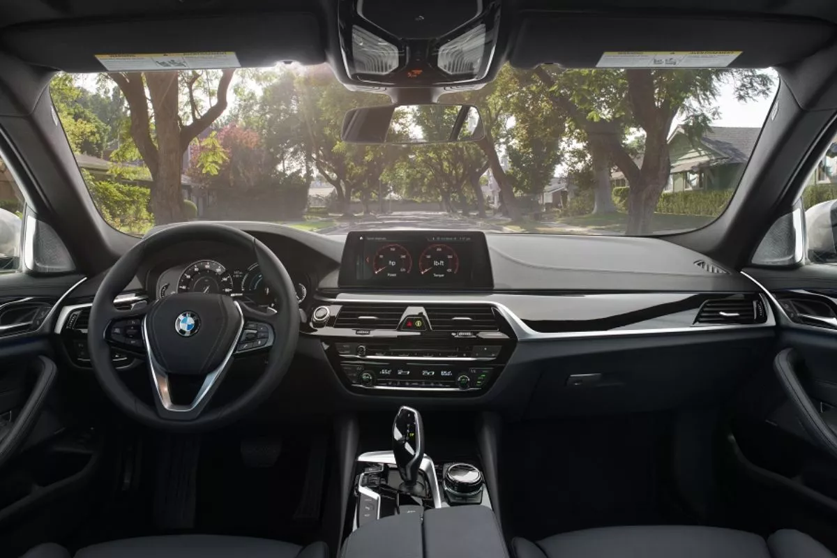 A picture of the interior of the 520i Sport