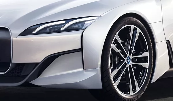 BMW i4 EV wheel