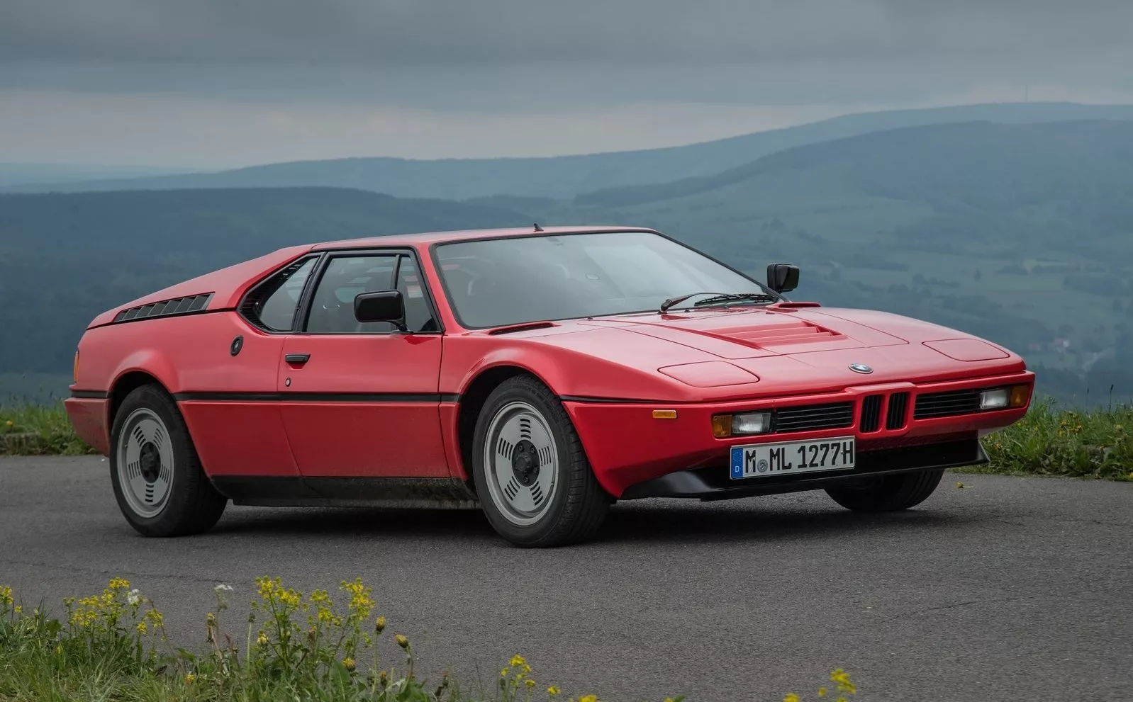 BMW M1 front view