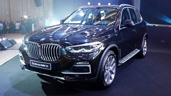 BMW X5 2019 angular front