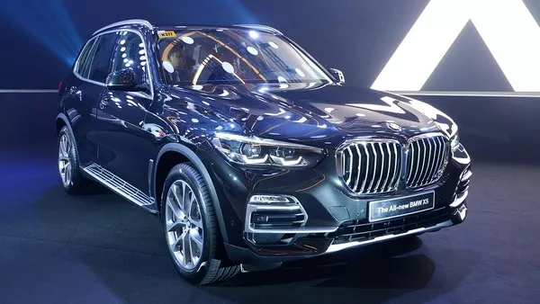 BMW X5 2019 angular front