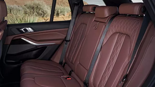 The chairs are also equipped with optional massaging and ventilation features BMW X5 2019 seats