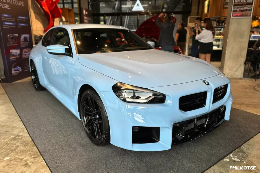 Another picture of the BMW M2