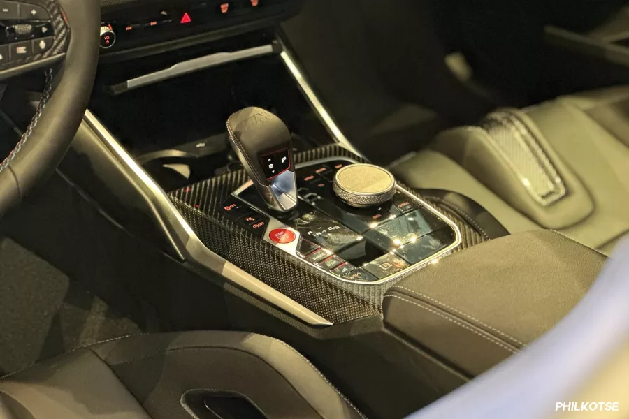 M2 Coupé Carbon's center console