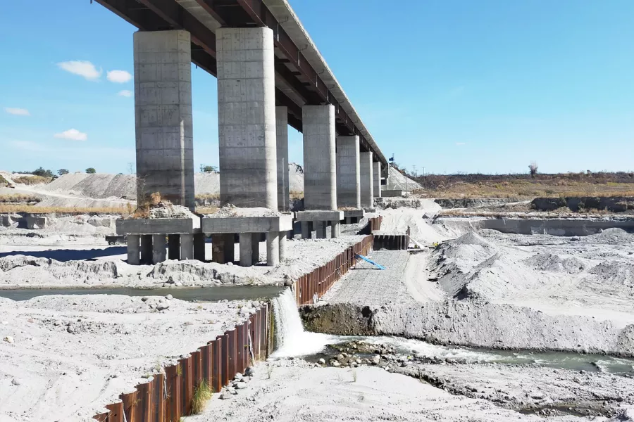 A picture of the Pasig-Potrero Bridge.