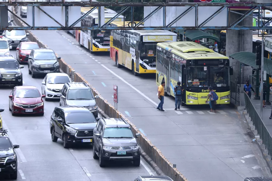 MMDA EDSA bus lane