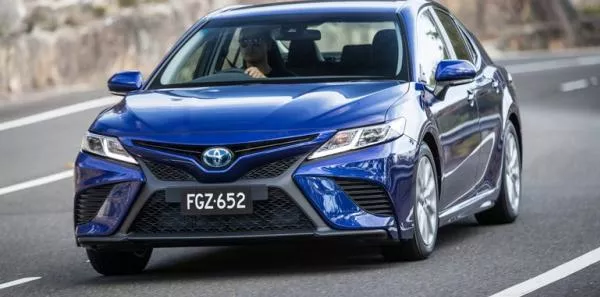 Toyota Camry Ascent Sport 2018 angular front