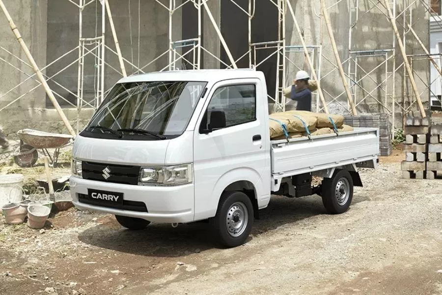 A picture of the Suzuki Carry in a worksite