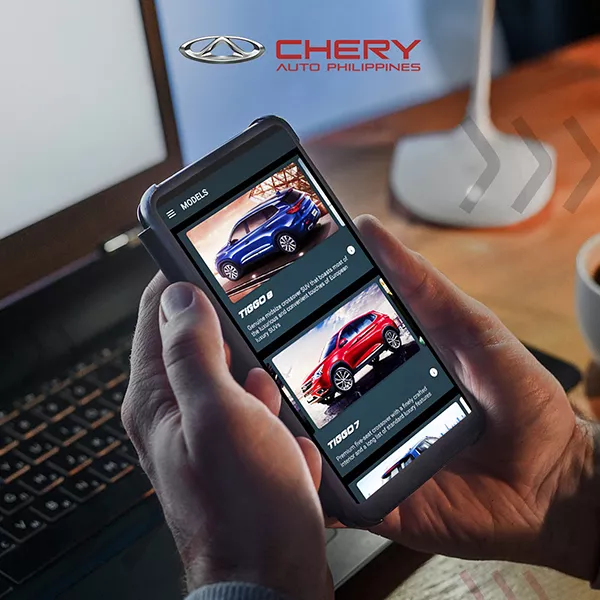 A picture of a man using the Chery Auto PH App