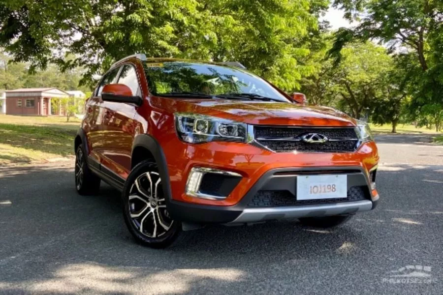 A picture of the Chery Tiggo2 parked on a residential road