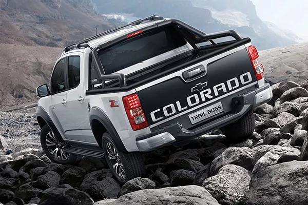 A picture of the 2020 Chevrolet Colorado Trail Boss on rough terrain