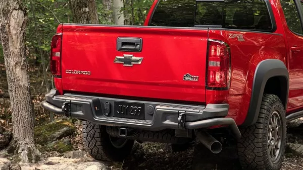 Chevrolet Colorado ZR2 Bison 2019 angular rear
