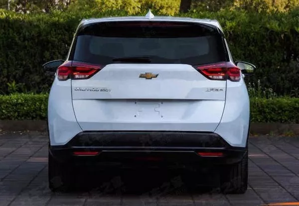 Chevrolet Orlando crossover rear design