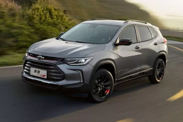 A picture of the Chevrolet Tracker on a mountain road