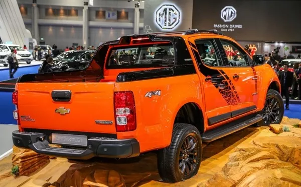 The rear view of the Chevrolet Colorado High Country Storm