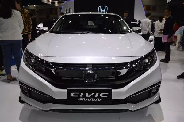 Honda Civic 2019 front view