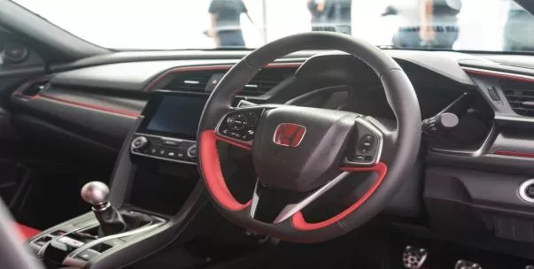 FK8 Honda Civic Type R 2017 dashboard