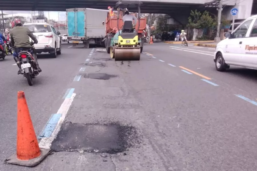 The motorcycle lane aims to reduce accidents Commonwealth Avenue motorcycle lane