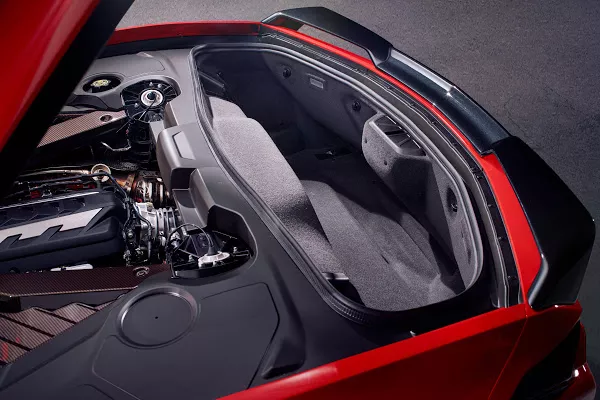 The all-new mid-mounted engine sports a naturally aspirated 6.2 liter LT2 V8 Chevy Corvette C8 Stingray engine