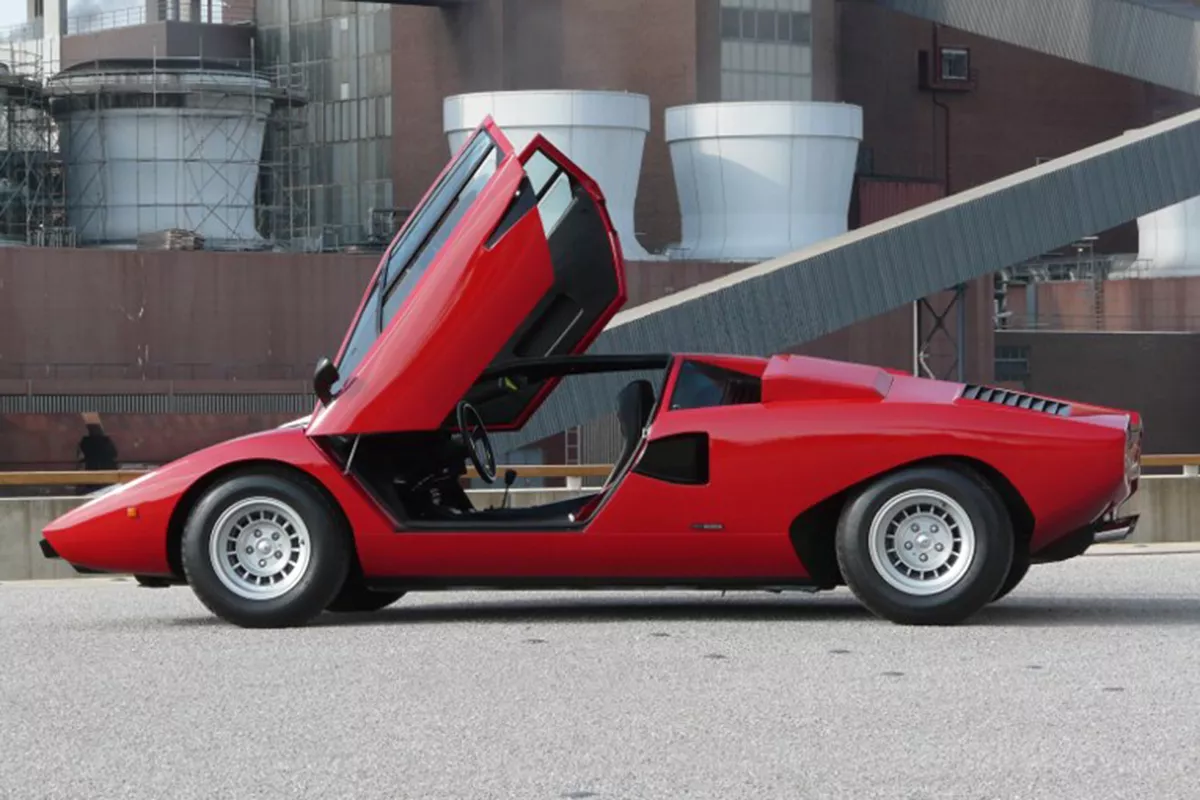 A picture of the Countach with open doors