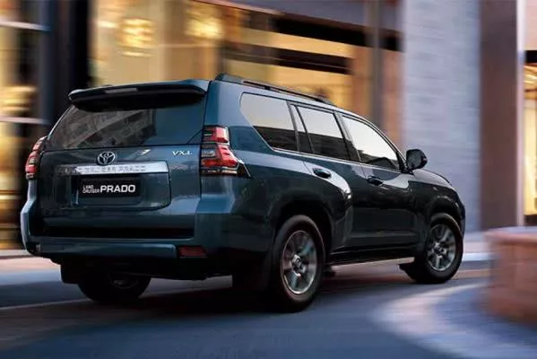 Toyota Land Cruiser 2018 angular rear