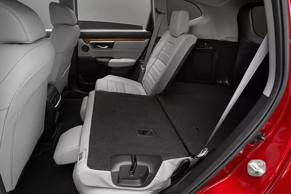 A picture of the second-row seats of the facelifted CR-V